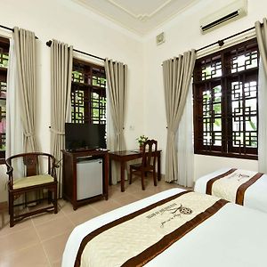 Deluxe Double or Twin Room Window